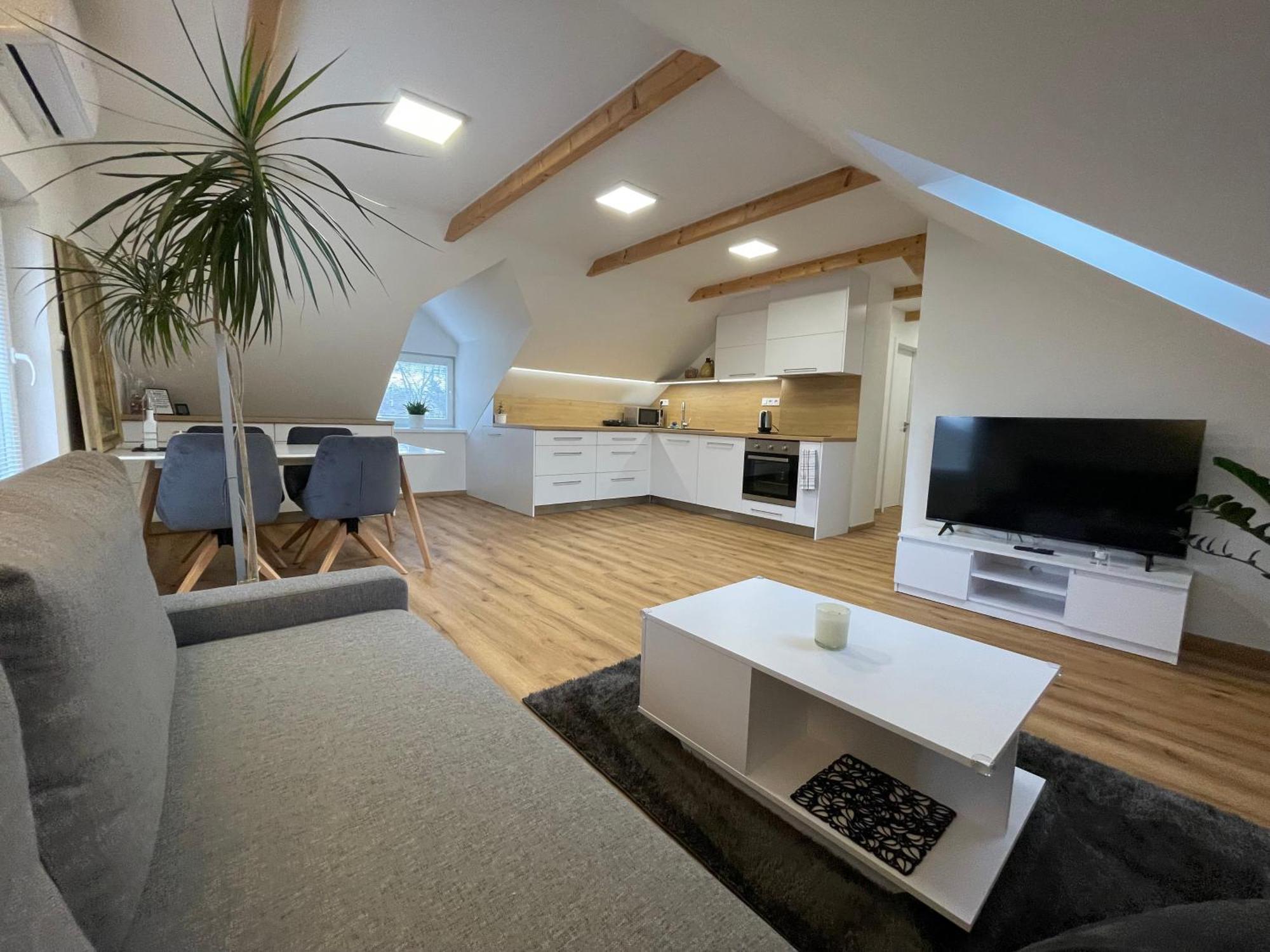 Apartman Svetla Pardubice Exteriör bild